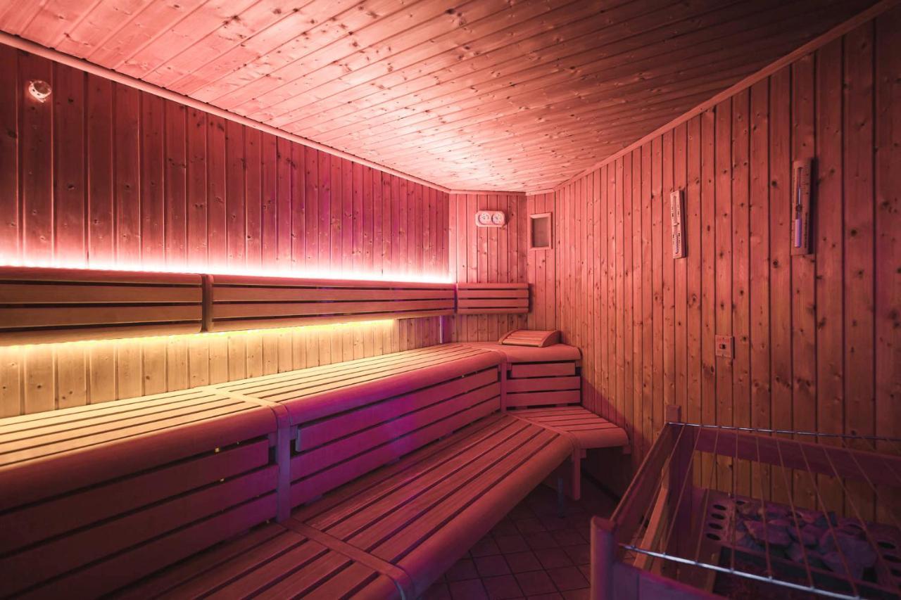 Majestic - Unique Spa Resort Brunico Eksteriør billede